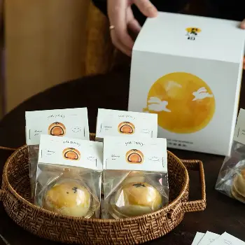 蛋黃酥頁眉紙卡